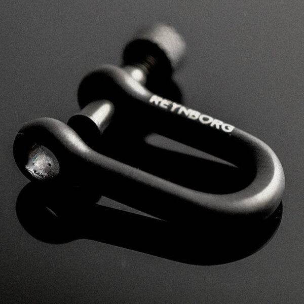 Clasp Black